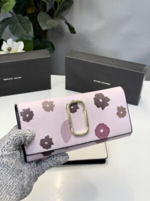 MARC JACOBS WALLET WITH BOX (LIGHT PURPLE)