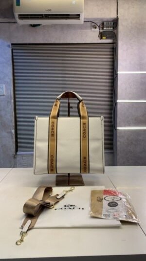 COACH TOTE PURSE WITH BRAND DUSTBAG BELT