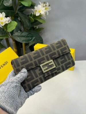 FENDI WOMEN WALLET WITH BOX