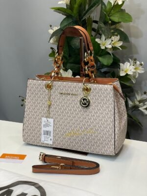 MICHAEL KORS CYNTHIA SIGNATURE BAG ( WHITE ) WITH DUST BAG